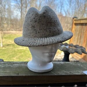 Vintage Beige Knit Fedora style Hat - preowned - no tags